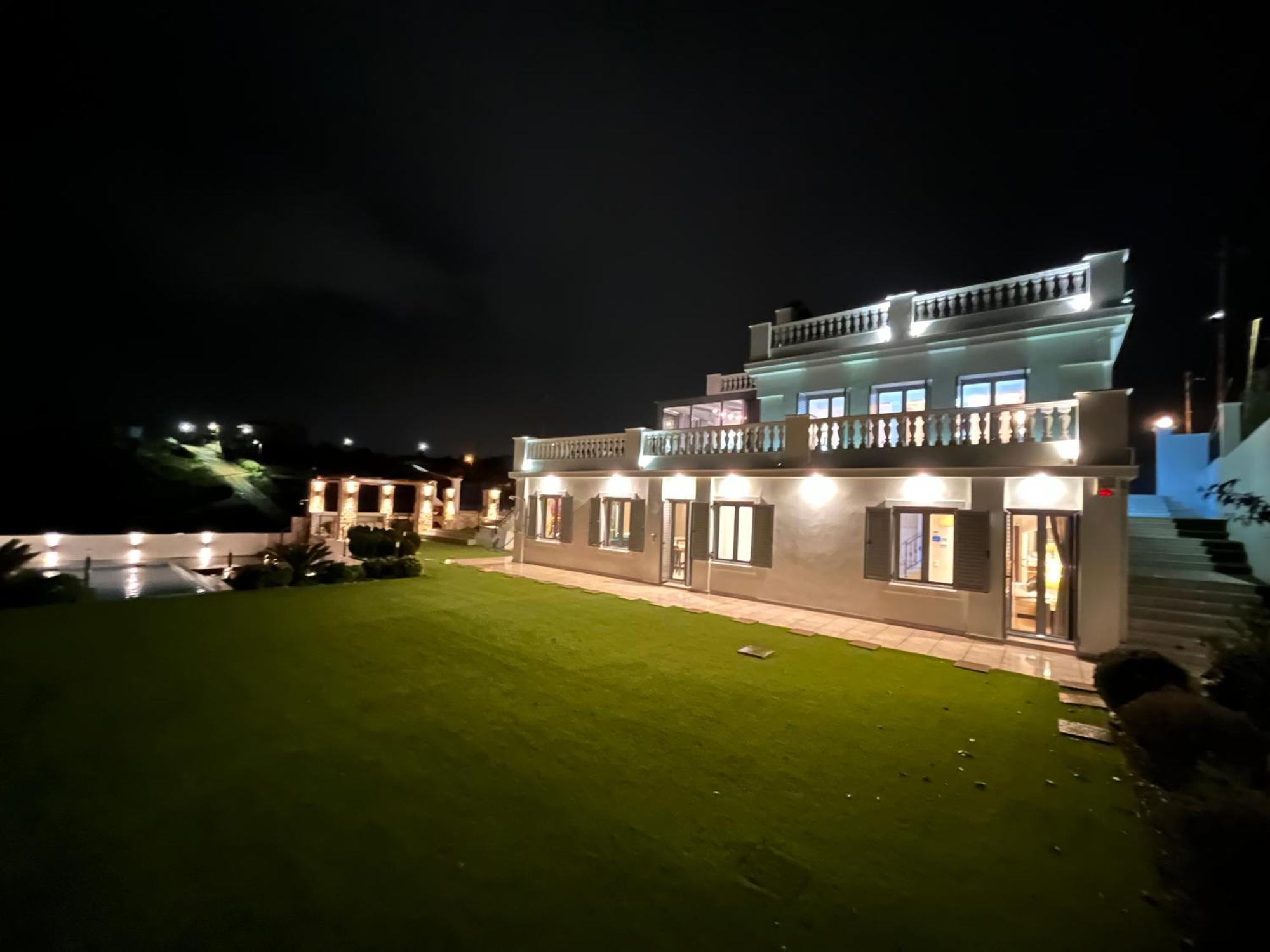 The White House Beach Villa Rafína Exteriör bild